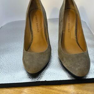 Audrey Brooke wedge heel shoes. Size 7, in very gently used condition.​​